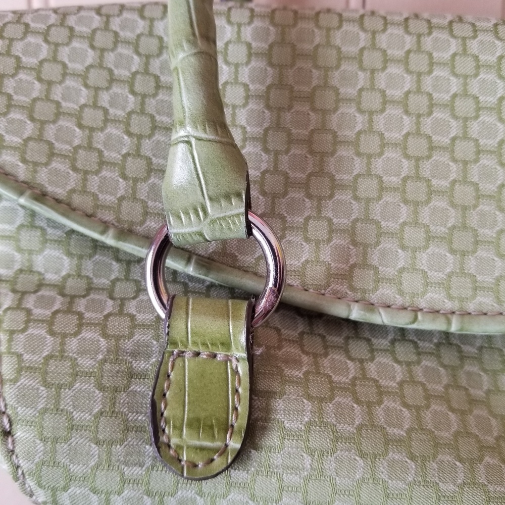 Nine West mini purse.  Green - Picture 3 of 7